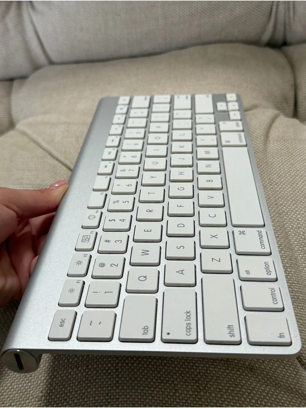 Apple Magic Keyboard Wireless Model A1314 - Works (2)